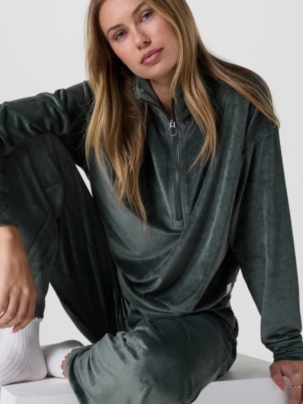 Vuori - Ribbed Velvet Half-Zip Pullover in Green - Size XL